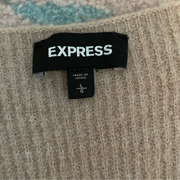 Express Cream and tan sweater with a slight flare at the bottom of sleeve - Picture 5 of 6